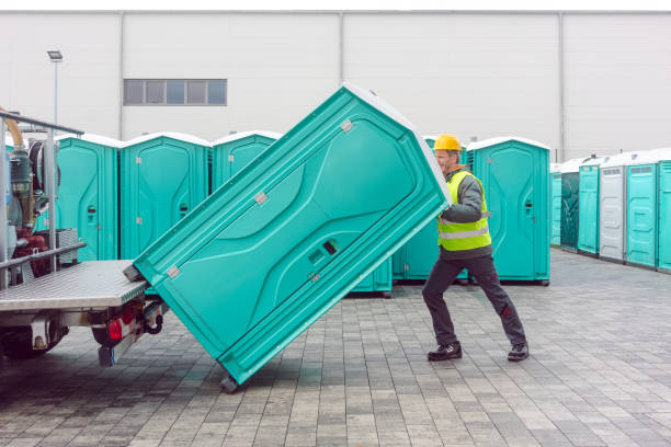 Affordable portable toilet rental in Hampton, IL